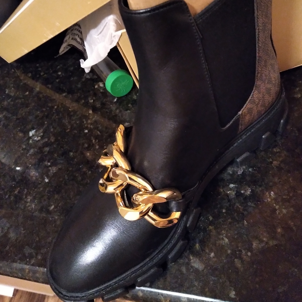 Michael Kors boot size 7 black and brown